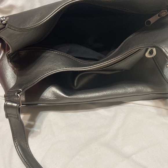 TOMMY HILFIGER SPORT Pewter faux leather Zipper outer pocket zip top black liner - Picture 5 of 10